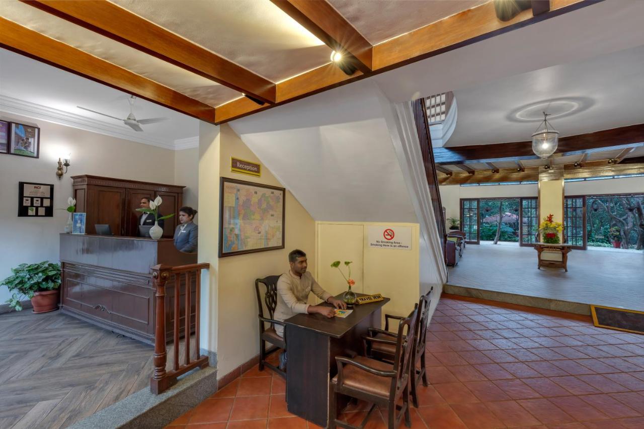 马哈巴勒什瓦谢尔伍德马辛德拉俱乐部酒店 马哈巴莱斯赫瓦尔 外观 照片