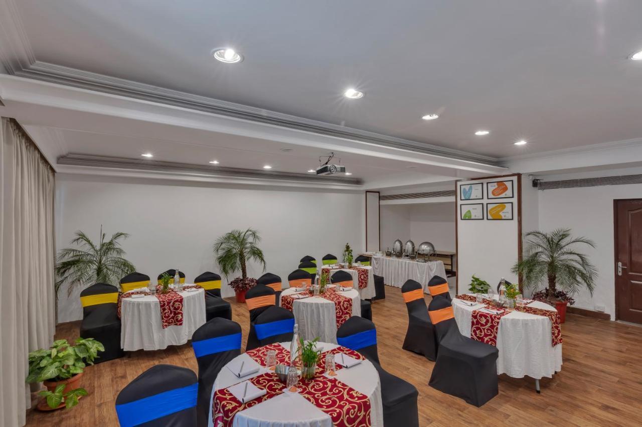 马哈巴勒什瓦谢尔伍德马辛德拉俱乐部酒店 马哈巴莱斯赫瓦尔 外观 照片