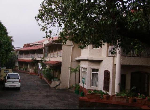 马哈巴勒什瓦谢尔伍德马辛德拉俱乐部酒店 马哈巴莱斯赫瓦尔 外观 照片